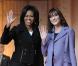 Carla Bruni et Michelle Obama superlookées... ne se quittent plus ! Michelle a offert une guitare de légende à Carlita !