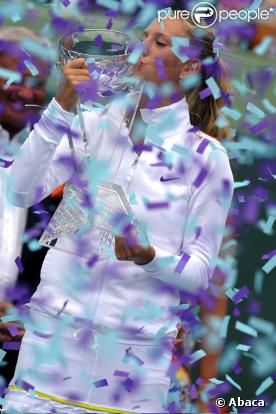 Victoria Azarenka, 19 ans, la nouvelle bombe du tennis féminin, numéro 8 mondial, après sa victoire en finale de l'Open de Key Biscayne contre Serena Williams, le 4 avril 2009 !