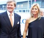 Willem-Alexander et Maxima des Pays-Bas soutiennent l'action des Flying Doctors de l'AMREF