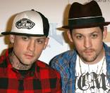 Benji et Joel Madden à la première du film Anvil