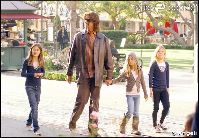 Lorenzo Lamas et ses trois filles Alexandra Lynne, Victoria et Isabella Lorenza à Los Angeles le 15 avril 2009