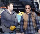 Kevin Costner et Ben Affleck sur le tournage The Company Men à Boston le 13 avril