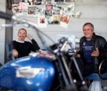 Florent Pagny invite Dominique Chapatte chez lui pour lui présenter sa collection de motos ! 