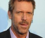 Hugh Laurie, c'est le méchant préféré des téléspectateurs depuis qu'il interprète le grincheux mais très séduisant  Dr House . Le comédien britannique a également fait de nombreuses apparitions dans d'autres séries et au cinéma. 