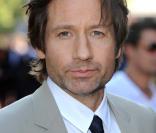 David Duchovny, alias Fox Mulder, traquait les extraterrestres dans la série des années 90  X-Files . Il a réussi sa reconversion en écrivain sexy, accro aux femmes et aux drogues, dans la série  Californication , lancée en 2007. 