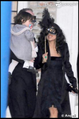 Salma Hayek, François Henri Pinault et leur petite Valentina, le trio du bonheur à Venise pour le deuxième mariage du couple le 24 avril !