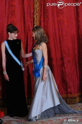 Carla Bruni, Nicolas Sarkozy, Letizia d'Espagne et son époux Felipe assistent au dîner d'Etat offert par la reine Sofia et le roi Juan Carlos. 27/04/09