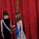 Carla Bruni et Letizia d'Espagne : second round du meilleur look... robes longues superbes et élégance époustouflante !