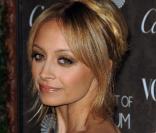 Nicole Richie ravissante avec son look bohème et romantique  