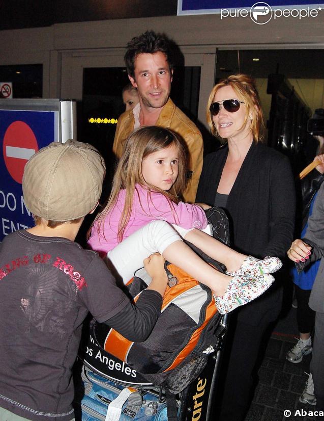 Noah Wyle son épouse tracy et leurs enfants, retour à Los Angeles le 30 avril 2009