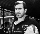Eric Cantona, lors du match de foot et de rugby opposant le Team Cantona au Team Lièvremont, organisé par le 
