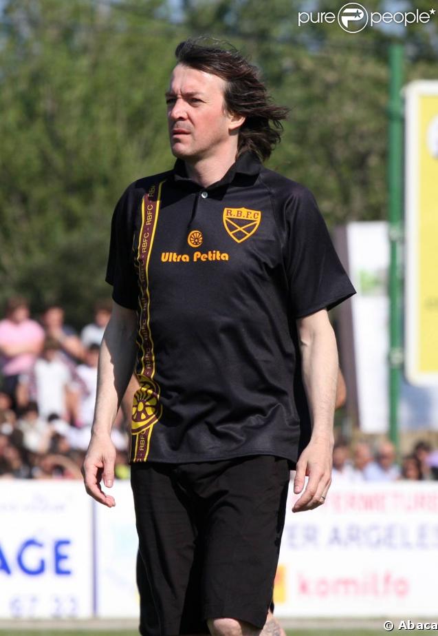 Cali, lors du match de foot et de rugby opposant le Team Cantona au Team Lièvremont, organisé par le 