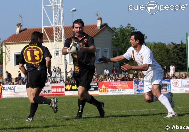 Eric Cantona, lors du match de foot et de rugby opposant le Team Cantona au Team Lièvremont, organisé par le 