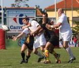Une bien belle action, lors du match de foot et de rugby opposant le Team Cantona au Team Lièvremont, organisé par le 
