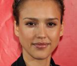 Jessica Alba prête à suer ?, lors du 12e EIF Revlon RunWalk for Women, qui s'est déoulé à Tim Square, à New York, le 2 mai 2009 !