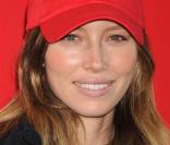 La belle Jessica Biel et son charme dévastateur s'apprête à suer, lors du 12e EIF Revlon RunWalk for Women, qui s'est déoulé à Tim Square, à New York, le 2 mai 2009 !