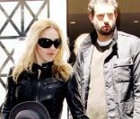 Madonna et David, à la sortie du centre de la Kabbale de New York, le 2 mai 2009 !