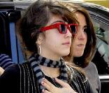 Lourdes, à son arrivée au centre de la Kabbale de New York, le 26 avril 2009 !