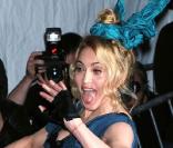 Madonna arrive au MET Costume Institute gala de New-York habillée en Vuitton