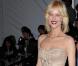 Eva Herzigova lors du Costume Institute Gala hier soir à New York a choisi une tenue Dolce & Gabbana