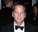 Kiefer Sutherland se la joue super-héros pour Brooke Shields et... défonce la tête de son styliste !
