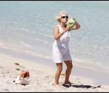 La maman d'Eric Dane sur une plage de Miami 
