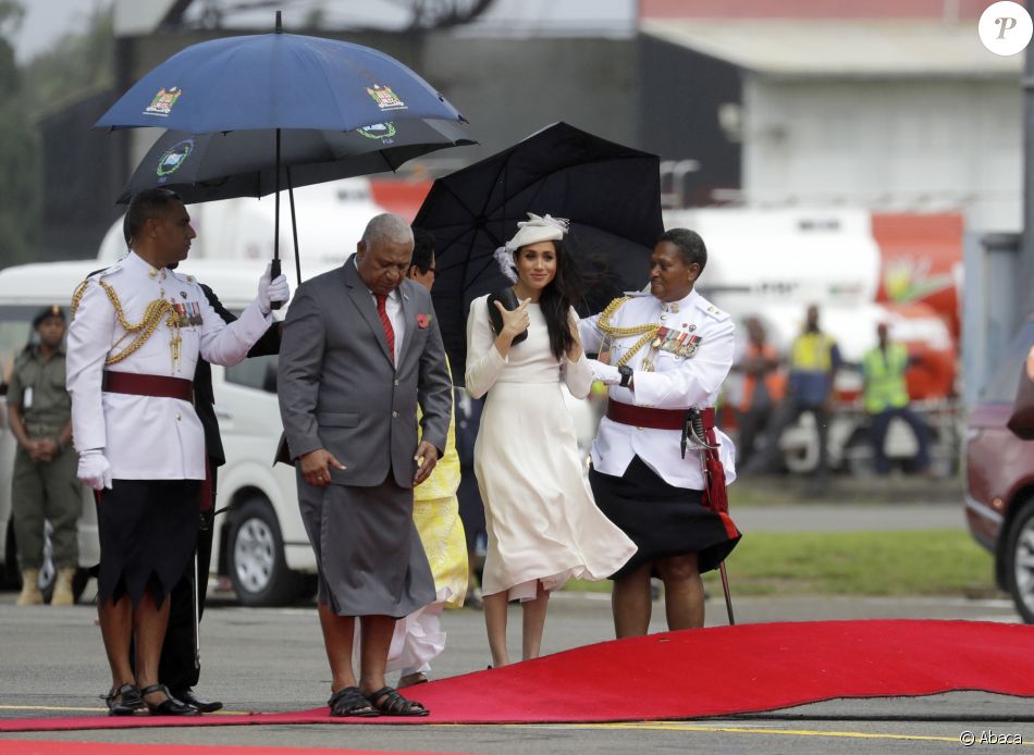 HARRY Y MEGHAN VISITAN AUSTRALIA, FIJI, TONGA Y NUEVA ZELANDA DEL 16 AL 31 DE OCTUBRE - Página 22 4386929-meghan-markle-et-le-prince-harry-lors-de-950x0-2