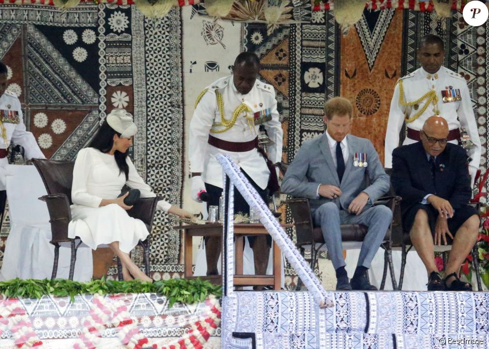 HARRY Y MEGHAN VISITAN AUSTRALIA, FIJI, TONGA Y NUEVA ZELANDA DEL 16 AL 31 DE OCTUBRE - Página 22 4386953-le-prince-harry-duc-de-sussex-et-sa-fem-950x0-1