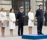 Carl Philip de Suède fête ses 30 ans, entouré des siens : sa cadette Madeleine, sa mère la reine Silvia, son père le roi Carl XVI Gustav, son aînée Victoria
