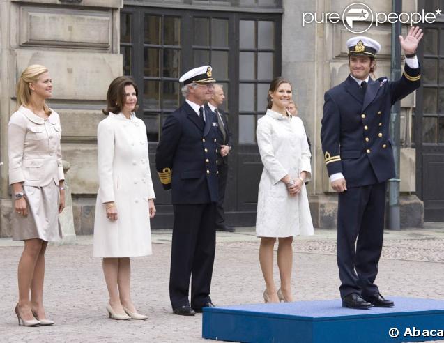 Carl Philip de Suède fête ses 30 ans, entouré des siens : sa cadette Madeleine, sa mère la reine Silvia, son père le roi Carl XVI Gustav, son aînée Victoria