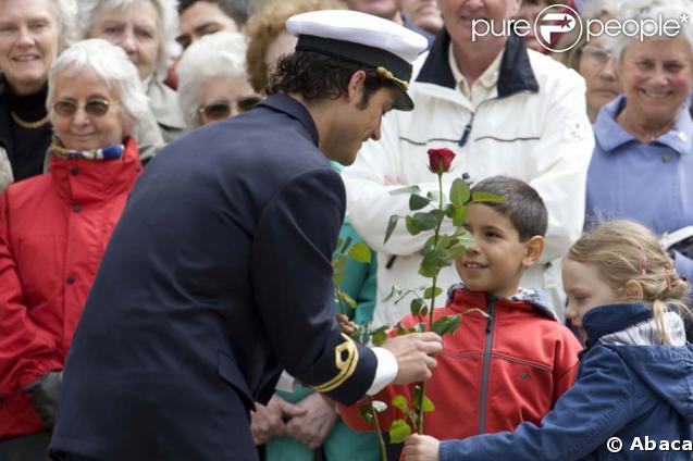 Carl Philip de Suède fête ses 30 ans, entouré des siens et des sujets suédois 
