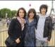 Marie, Stéphanie et Alexi Fugain ont participé à la grande Marche contre la leucémie (et pour le Don de Soi) organisée par l'association Laurette Fugain, à Paris