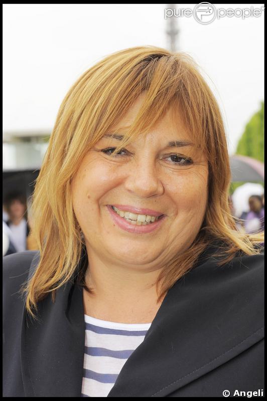 Michèle Bernier a participé à la grande Marche contre la leucémie (et pour le Don de Soi) organisée par l'association Laurette Fugain, à Paris