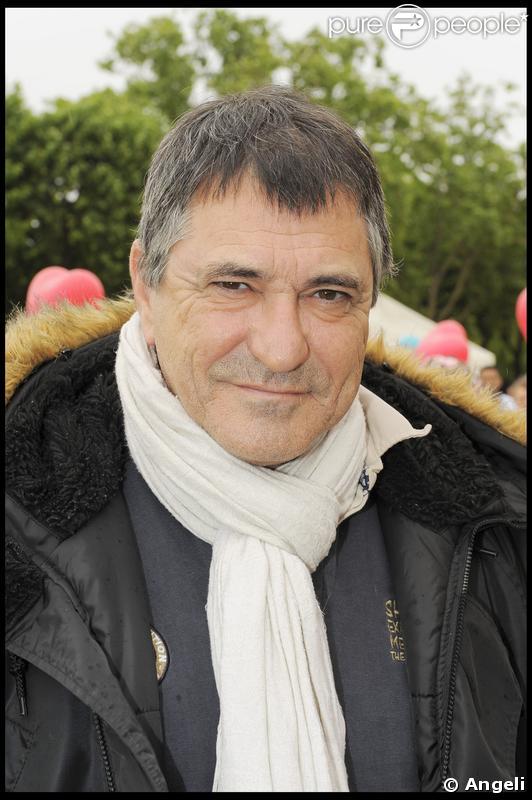 Jean-Marie Bigard a participé à la grande Marche contre la leucémie (et pour le Don de Soi) organisée par l'association Laurette Fugain, à Paris