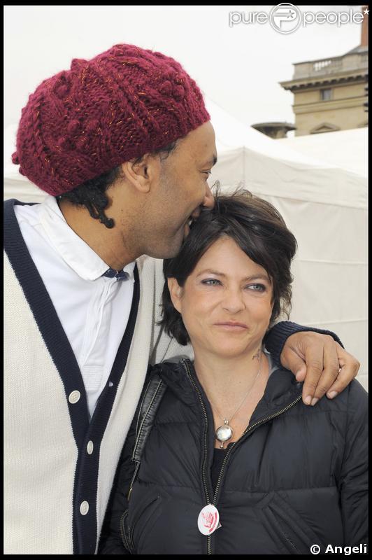 Doc Gynéco et Charlotte Vaandrey ont participé à la grande Marche contre la leucémie (et pour le Don de Soi) organisée par l'association Laurette Fugain, à Paris