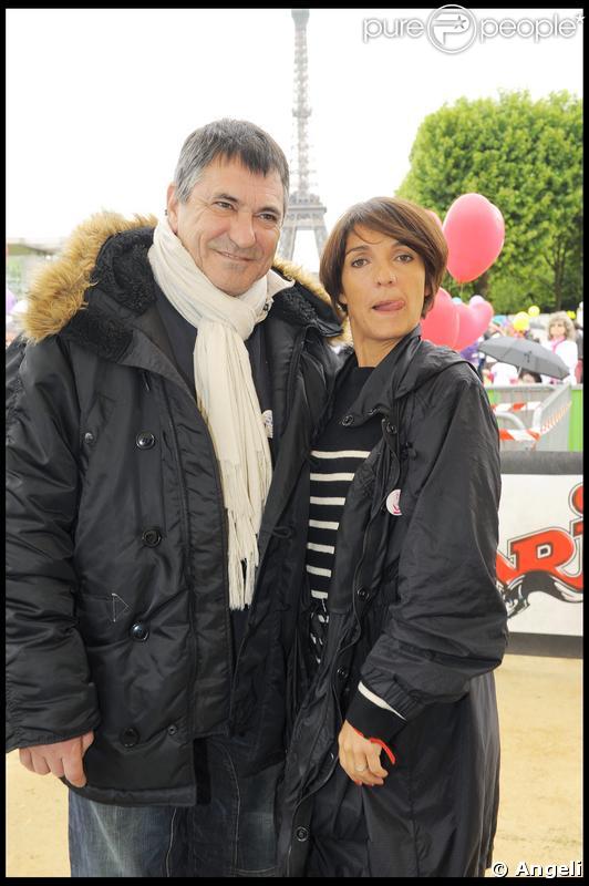 Jean-Marie Bigard et Florence Foresti ont participé à la grande Marche contre la leucémie (et pour le Don de Soi) organisée par l'association Laurette Fugain, à Paris