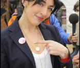 Nolwenn Leroy a participé à la grande Marche contre la leucémie (et pour le Don de Soi) organisée par l'association Laurette Fugain, à Paris