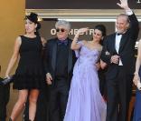 Rossy De Palma aux côtés de Penélope Cruz et Pedro Almodovar, lors du 62e Festival de Cannes