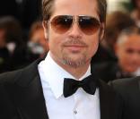 Brad Pitt lors de la montée des marches avant la projection d'Inglourious Basterds, au Festival de Cannes, le 20 mai 2009