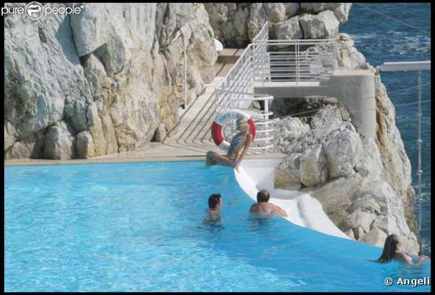 Paris Hilton au Cap d'Antibes