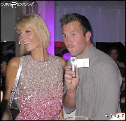 Paris Hilton et Doug Reinhardt font la fête au VIP Room à Cannes