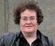 Susan Boyle devant son domicile de Blackburn en mai 2009