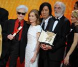 Clôture du 62e festival de Cannes, le 24 mai 2009 : autour d'Isabelle Huppert, Alain Resnais (Prix spécial) et Michael Haneke (Palme d'or). 