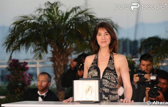 Clôture du 62e festival de Cannes, le 24 mai 2009 : Charlotte Gainsbourg, Prix d'interprétation féminine pour sa performance extrême dans  Antichrist , de Lars Von Trier