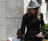 Madonna et son fils David à la sortie de la kabbale, (23 mai, New York)