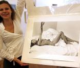La photo de Carla Bruni Sarkozy présentée à Berlin...