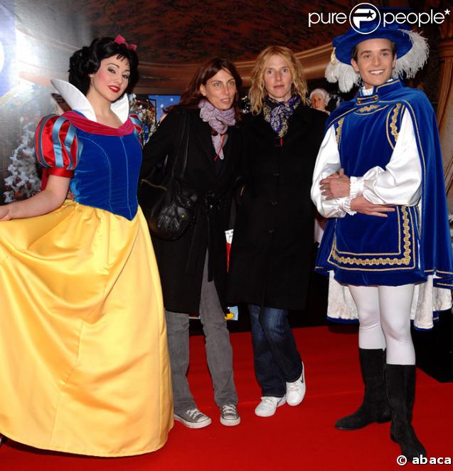 A Disneyland Paris, les stars sur les traces de Mickey et Donald...