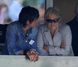 Muriel Robin et son amie Anne Le Nen à Roland Garros