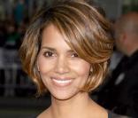 Femme élégante et voluptueuse, Halle Berry est considérée comme l'une des plus belles actrices du cinéma américain. 