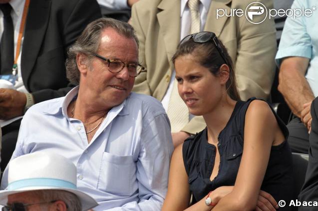 Roland-Garros 2009 : pour les huitièmes de finale disputés le lundi de Pentecôte, les célébrités sont venues en nombre. En couple et en famille ! Michel Leeb et sa fille Elsa. 